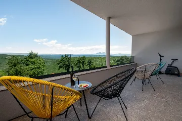 Spacious 8-Bedroom Villa with Pool in Labin