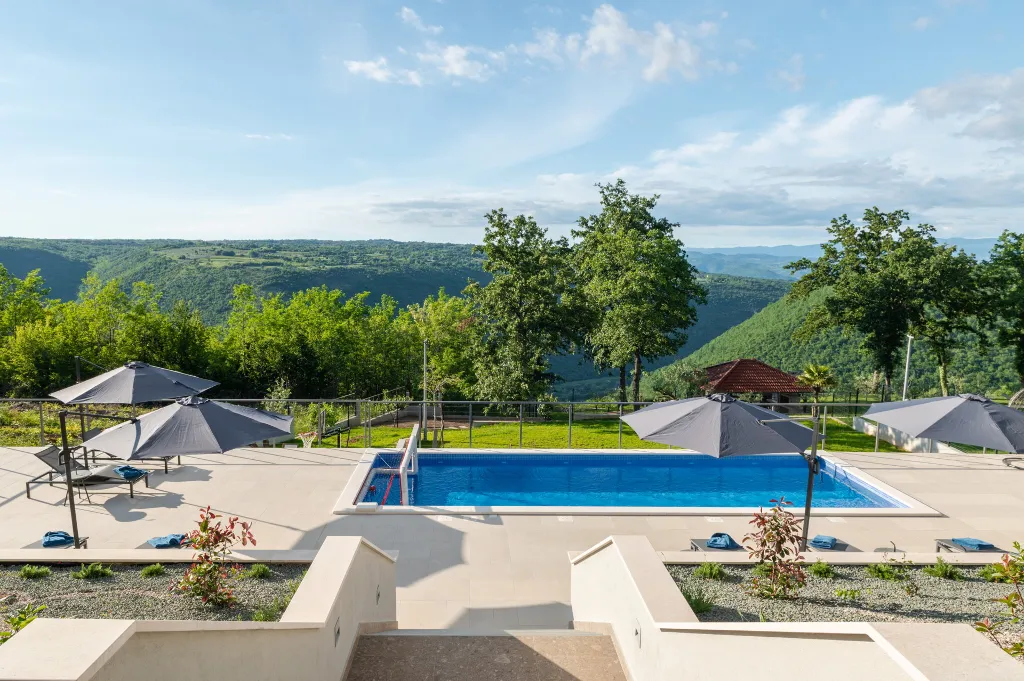 Spacious 8-Bedroom Villa with Pool in Labin