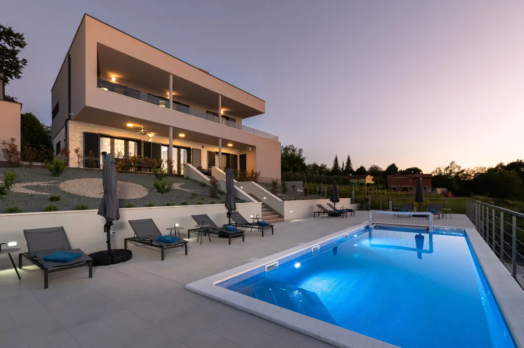 Spacious 8-Bedroom Villa with Pool in Labin