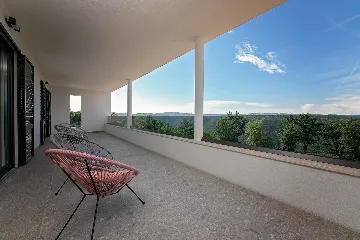 Spacious 8-Bedroom Villa with Pool in Labin