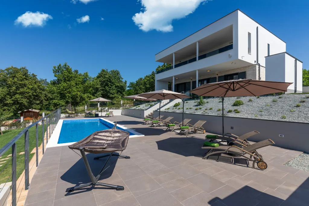 Spacious 8-Bedroom Villa with Pool in Labin