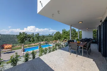 Spacious 8-Bedroom Villa with Pool in Labin