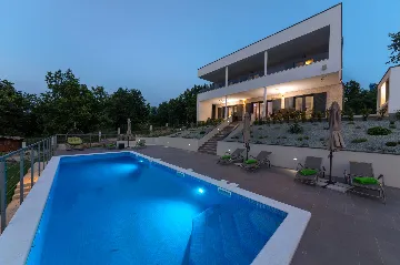 Spacious 8-Bedroom Villa with Pool in Labin