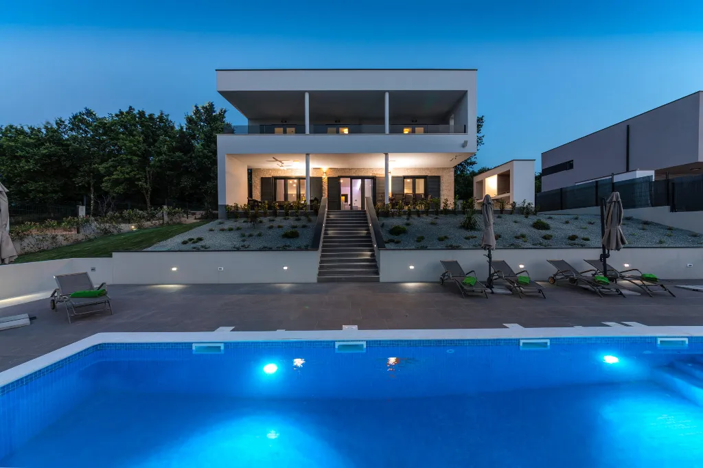 Spacious 8-Bedroom Villa with Pool in Labin