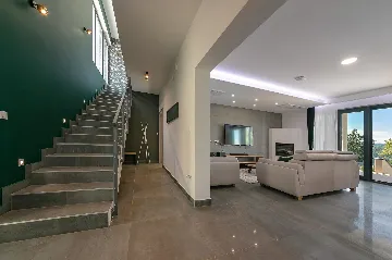 Spacious 8-Bedroom Villa with Pool in Labin