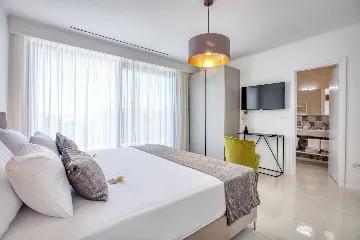 Modern Family Villa with Pool in Šibenik