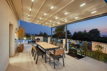 Modern Family Villa with Pool in Šibenik