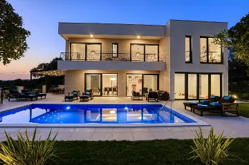 Modern Family Villa with Pool in Šibenik