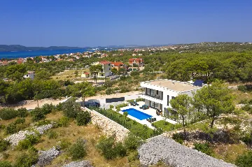 Modern Family Villa with Pool in Šibenik