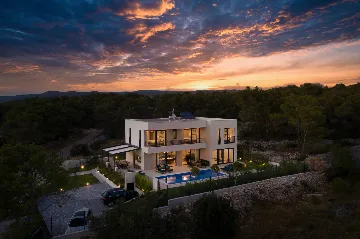 Modern Family Villa with Pool in Šibenik