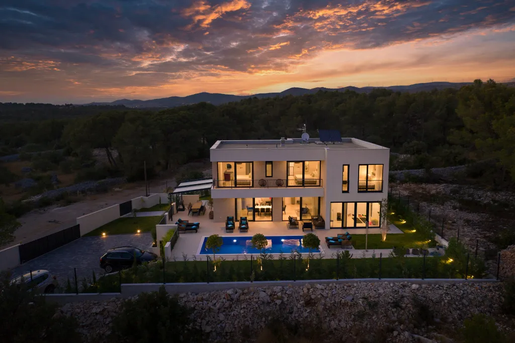 Modern Family Villa with Pool in Šibenik