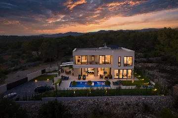Modern Family Villa with Pool in Šibenik
