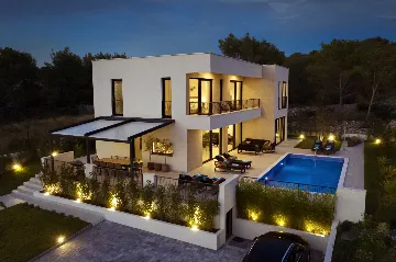 Modern Family Villa with Pool in Šibenik