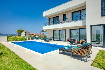Modern Family Villa with Pool in Šibenik