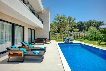 Modern Family Villa with Pool in Šibenik