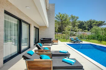Modern Family Villa with Pool in Šibenik