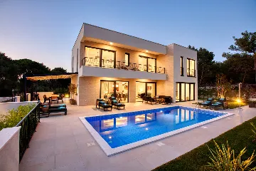 Modern Family Villa with Pool in Šibenik