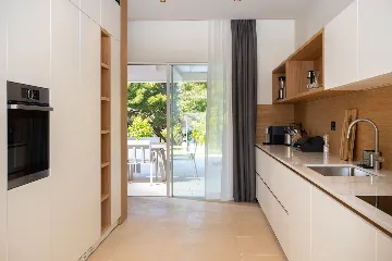 Modern Family Villa with Pool in Cavtat