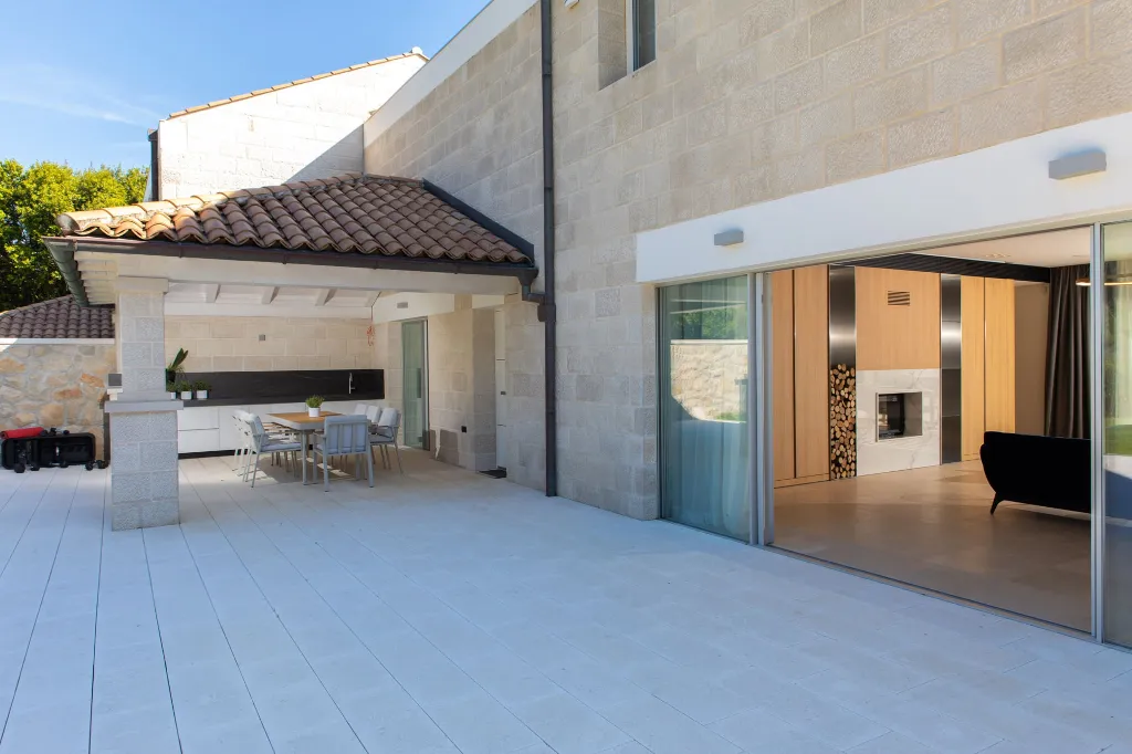 Modern Family Villa with Pool in Cavtat
