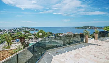 Family Villa with Pool and Terrace in Marina