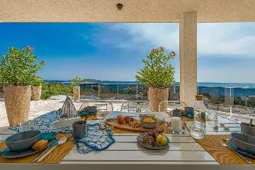 Family Villa with Pool and Terrace in Marina