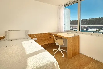 Contemporary Seaside Villa with Pool, Milna