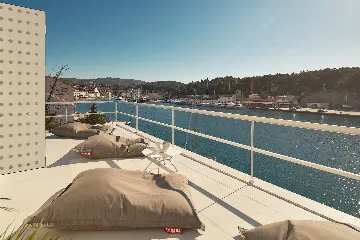 Contemporary Seaside Villa with Pool, Milna