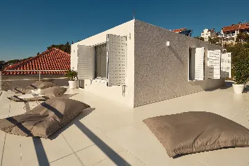 Contemporary Seaside Villa with Pool, Milna