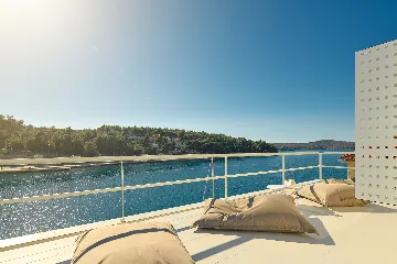 Contemporary Seaside Villa with Pool, Milna