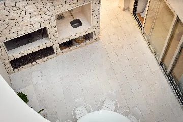 Contemporary Seaside Villa with Pool, Milna