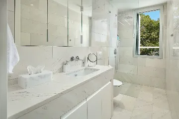 Contemporary Seaside Villa with Pool, Milna