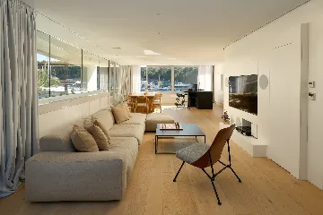 Contemporary Seaside Villa with Pool, Milna