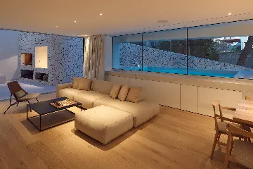 Contemporary Seaside Villa with Pool, Milna