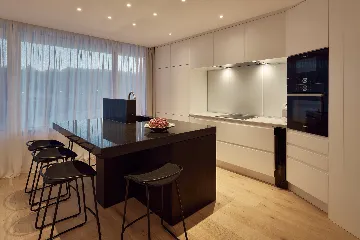 Contemporary Seaside Villa with Pool, Milna