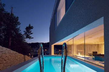 Contemporary Seaside Villa with Pool, Milna