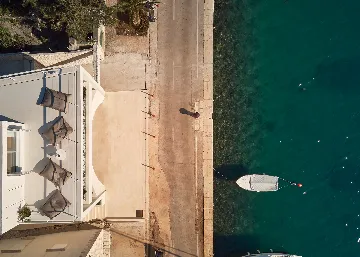 Contemporary Seaside Villa with Pool, Milna