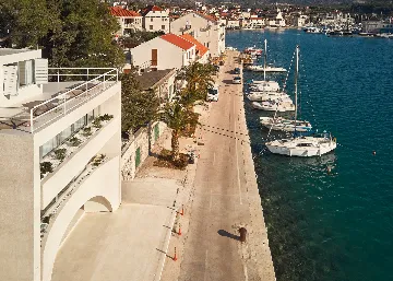 Contemporary Seaside Villa with Pool, Milna