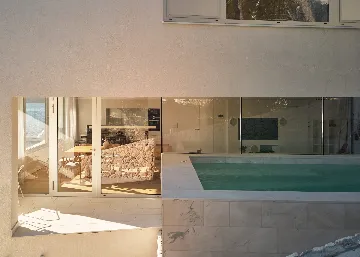 Contemporary Seaside Villa with Pool, Milna