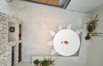 Contemporary Seaside Villa with Pool, Milna