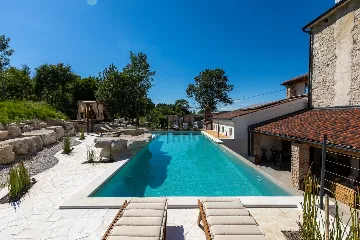 Family Villa with Pool in Vižinada