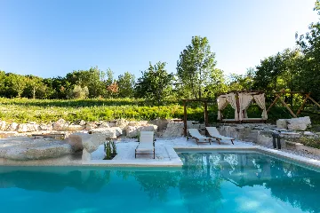 Family Villa with Pool in Vižinada