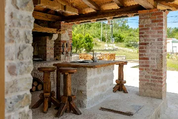 Family Villa with Pool in Vižinada