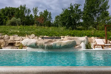 Family Villa with Pool in Vižinada