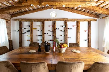 Family Villa with Pool in Vižinada