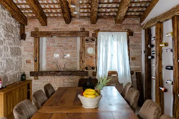 Family Villa with Pool in Vižinada