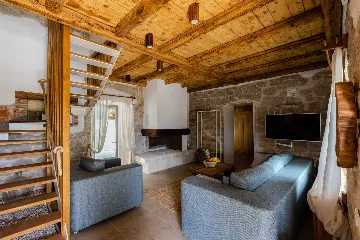 Family Villa with Pool in Vižinada