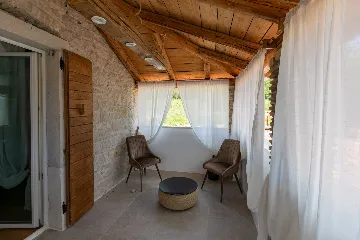 Family Villa with Pool in Vižinada