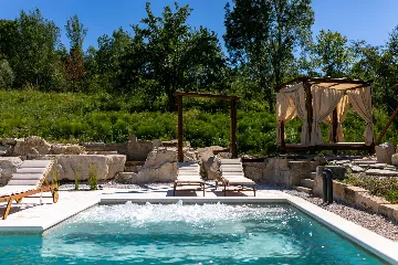 Family Villa with Pool in Vižinada