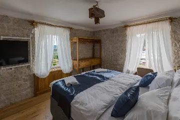 Family Villa with Pool in Vižinada