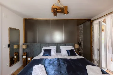 Family Villa with Pool in Vižinada